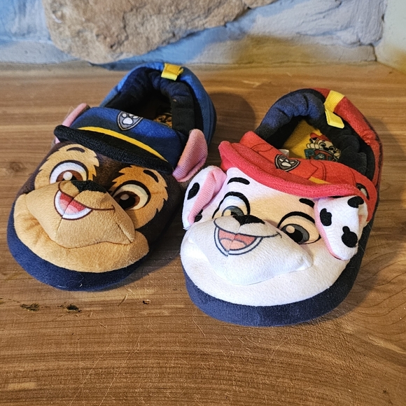 EUC Paw Patrol XL 11/12 Slippers Chase & Marshall - Picture 1 of 4